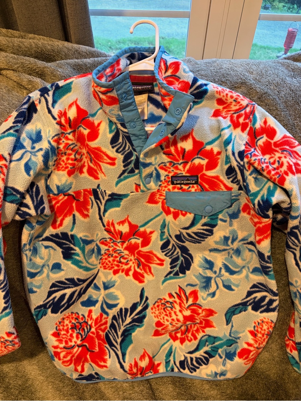 Patagonia Men’s Floral Snap-T Fleece Pullover - Light Blue/Red/Navy